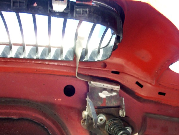 Image: motorhaubenumbaul-20002-336f38.jpg